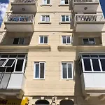Alloggio in famiglia F8 3, Private Two Single Beds Shared Bathroom In Shared Flat *