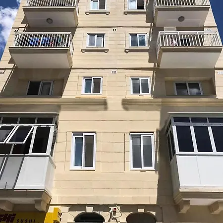 Rum i privatbostad F8 3, Private Two Single Beds Shared Bathroom In Shared Flat *