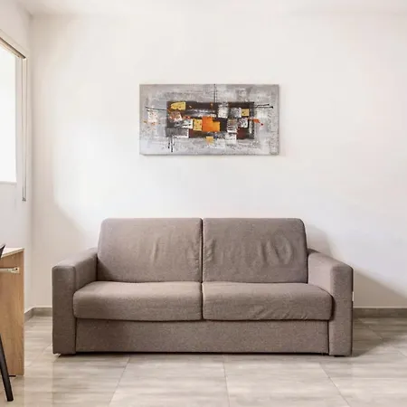 Rum i privatbostad F8 3, Private Two Single Beds Shared Bathroom In Shared Flat