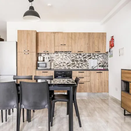 Alloggio in famiglia F8 3, Private Two Single Beds Shared Bathroom In Shared Flat *