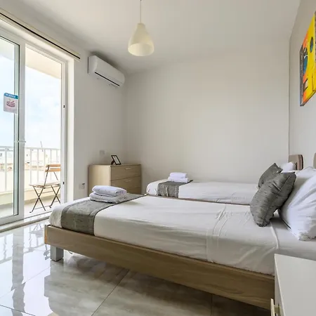 F8 3, Private Two Single Beds Shared Bathroom In Shared Flat * Msida