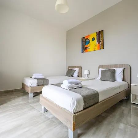 F8 3, Private Two Single Beds Shared Bathroom In Shared Flat Rum i privatbostad Msida