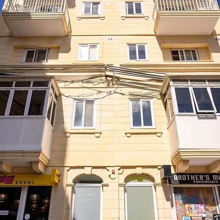 Rum i privatbostad F8 3, Private Two Single Beds Shared Bathroom In Shared Flat *