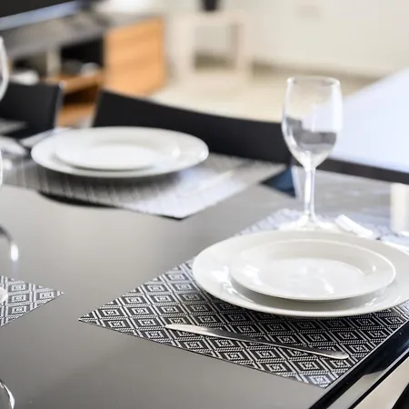 F8 3, Private Two Single Beds Shared Bathroom In Shared Flat Rum i privatbostad *
